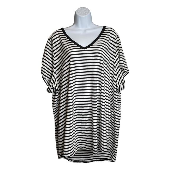 Torrid Women's Black White Striped Classic Fit T Shirt Size 5X Casual‎ Weekends - Picture 1 of 11